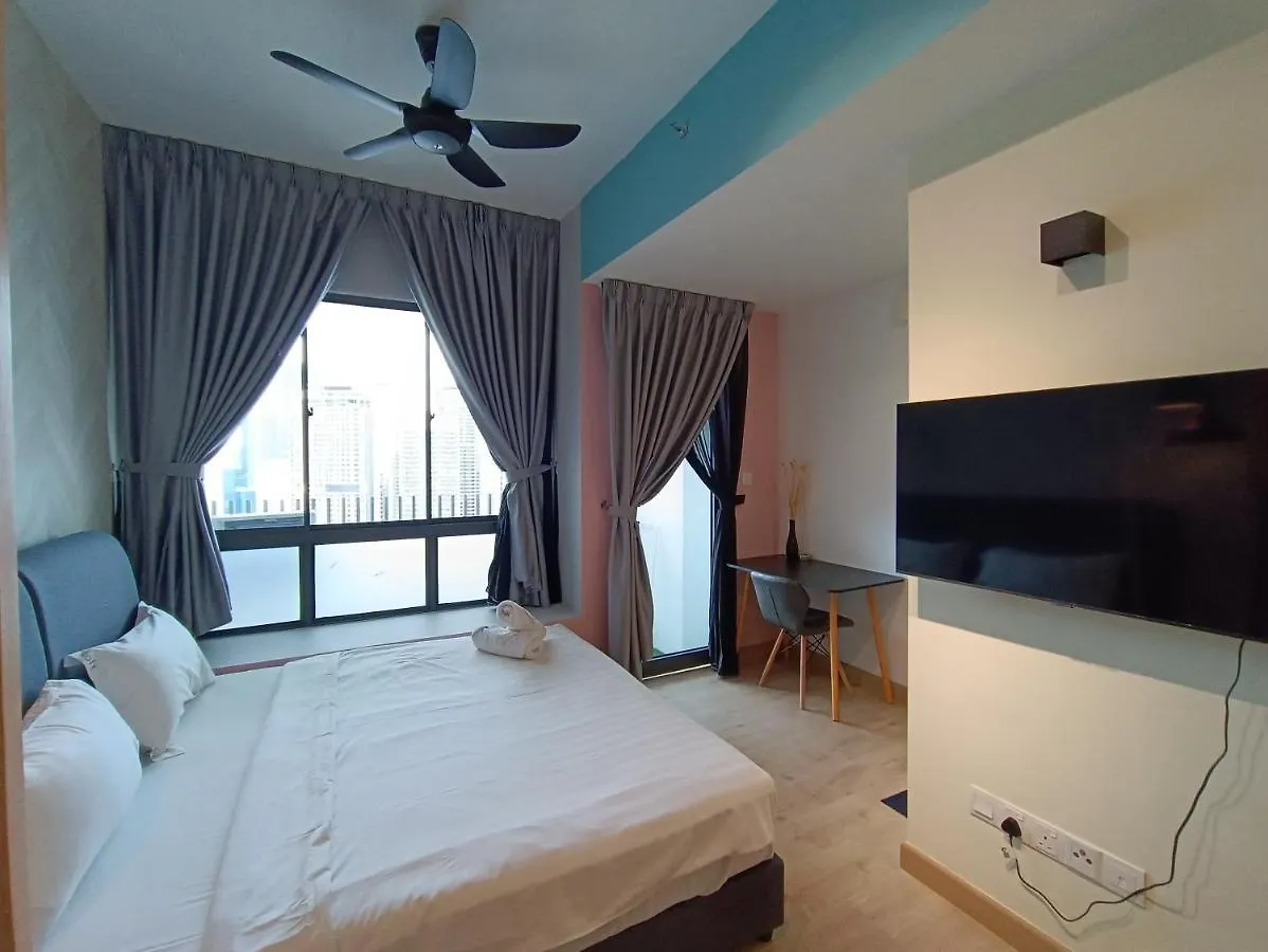 Cl 18A Modern Balcony Klcc View Infinity Pool Apartment Kuala Lumpur Malaysia