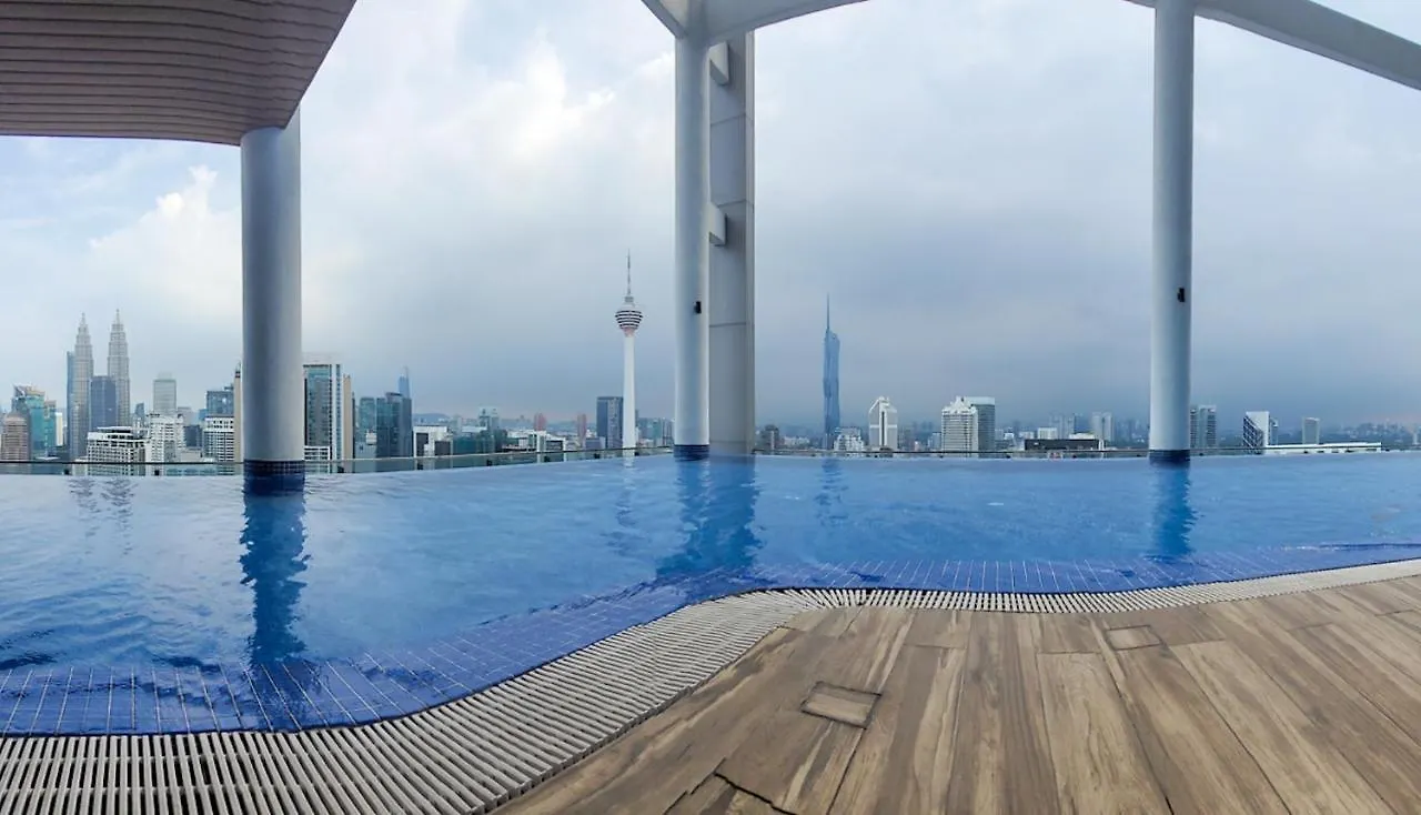 Cl 18A Modern Balcony Klcc View Infinity Pool Apartment Kuala Lumpur