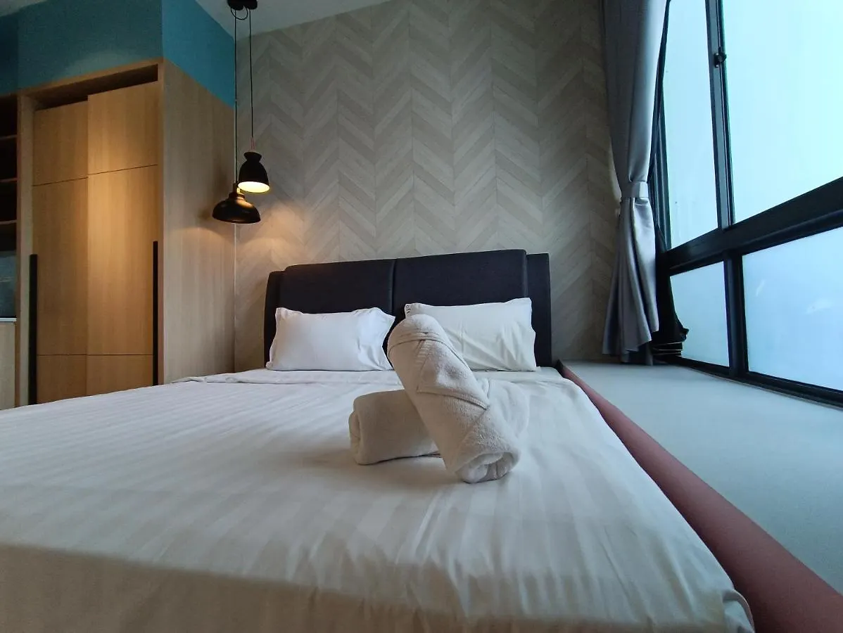 Cl 18A Modern Balcony Klcc View Infinity Pool Apartment Kuala Lumpur Malaysia