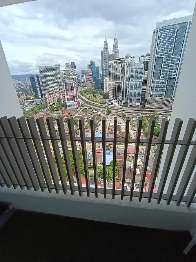 Cl 18A Modern Balcony Klcc View Infinity Pool Apartment Kuala Lumpur 0*,