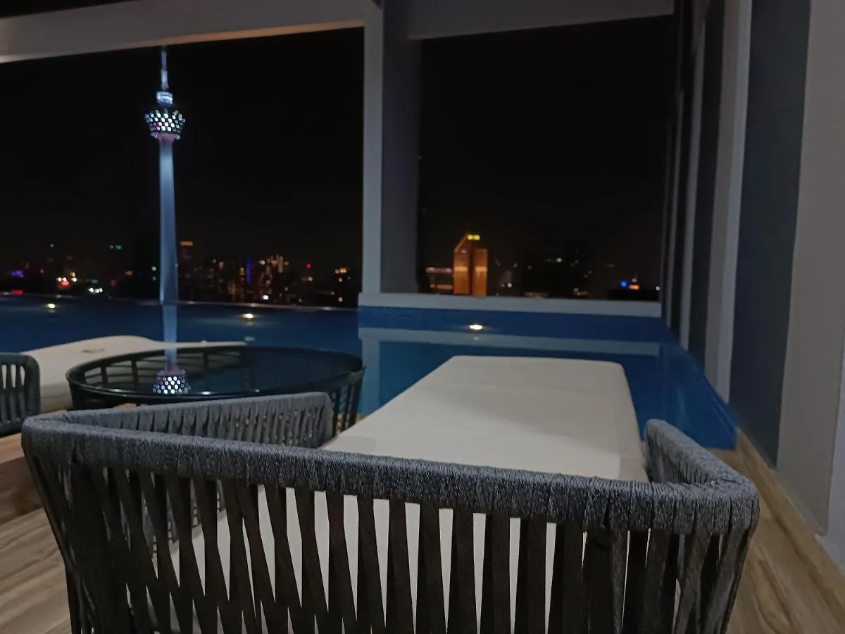 Cl 18A Modern Balcony Klcc View Infinity Pool Apartment Kuala Lumpur Malaysia