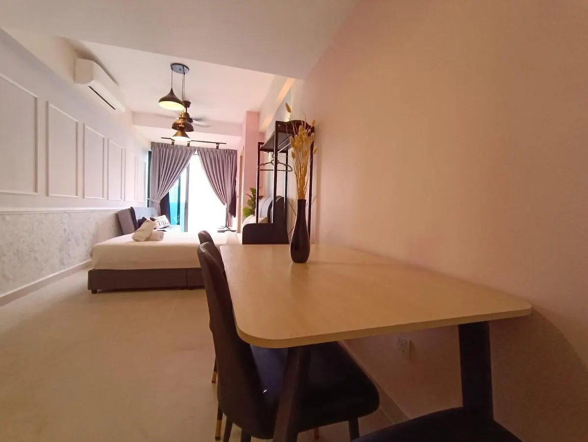 Cl 18A Modern Balcony Klcc View Infinity Pool Apartment Kuala Lumpur Malaysia